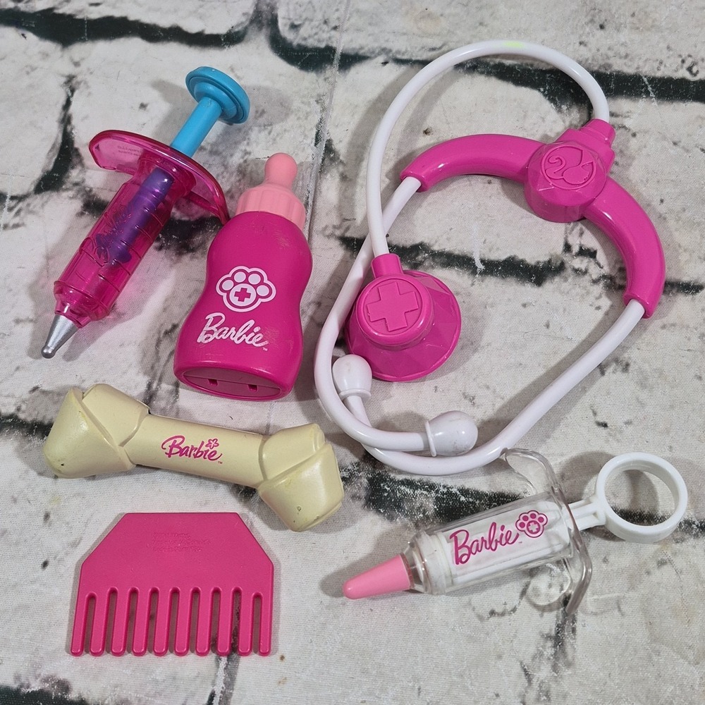 Barbie Hug And Heal Pet Doctor Vet Playset‎ Lot Stethoscope Bottle Comb Bone